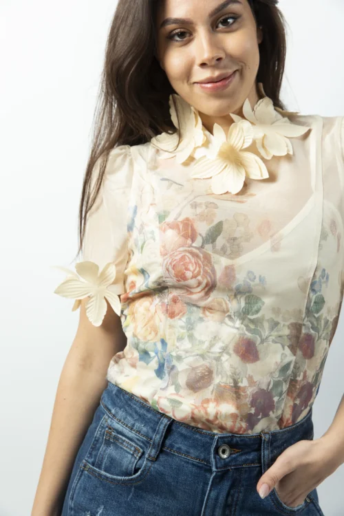 Blusa con applicazioni