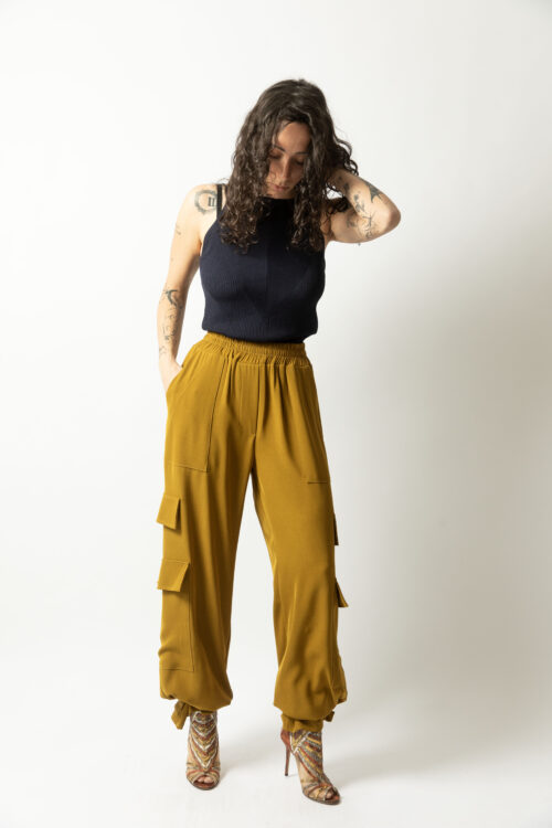 Pantalone cargo fluido